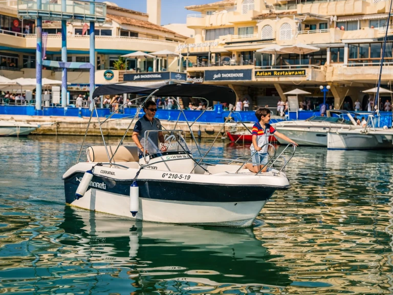 Motorówka do wynajmu w Malaga w najlepszej cenie