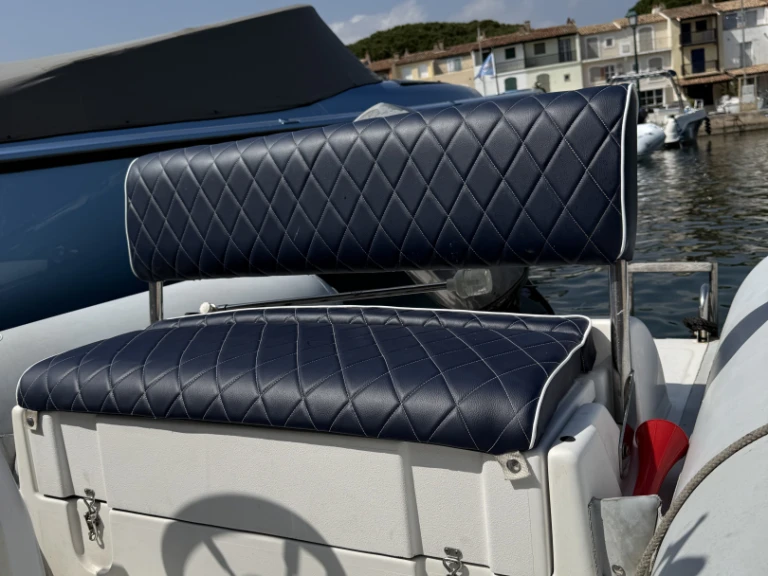 Wynajem Motorówka Capelli z patentem 