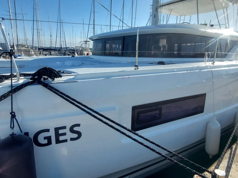 Wynajmij Katamaran z lub bez skippera Lagoon w Dubrownik