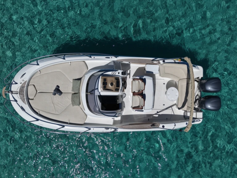Sessa Marine Kay Large 30 między profesjonalistami a osobami prywatnymi w Ibiza Town