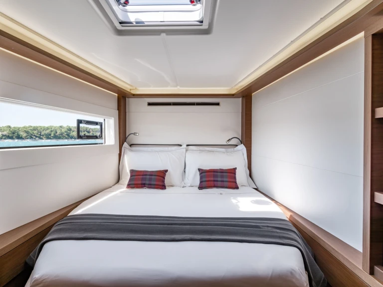 Lagoon Lagoon 46 między profesjonalistami a osobami prywatnymi w Cugnana Verde