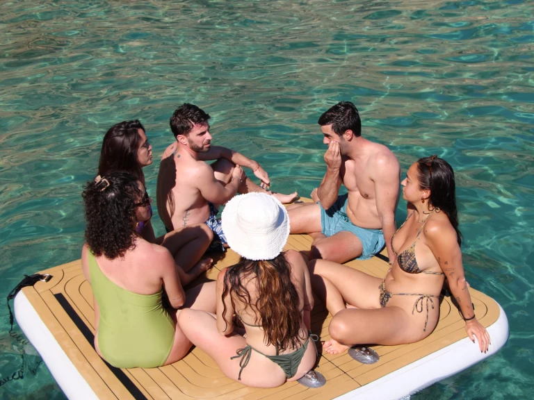 Wynajem Motorówka Bayliner z patentem 