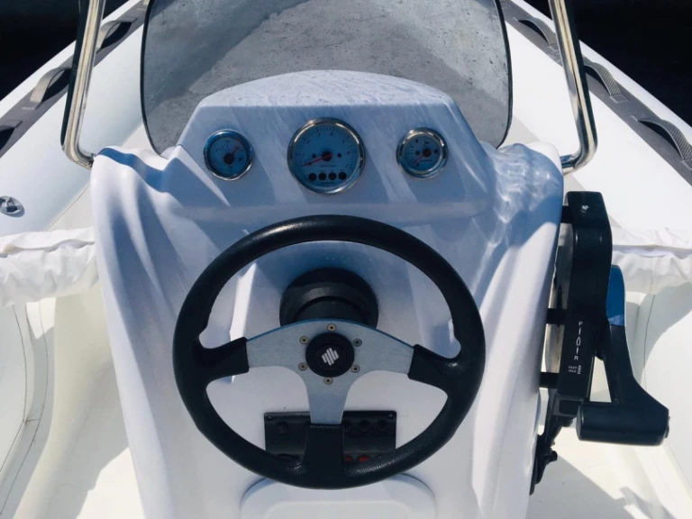 Wynajem łodzi Magnus magnus 6,20 m w Porto Rotondo na SamBoat 