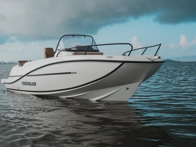 Wynajem Motorówka Quicksilver z patentem 