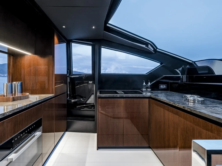 Luksusowy jacht do wynajmu w Dubai Marina w najlepszej cenie