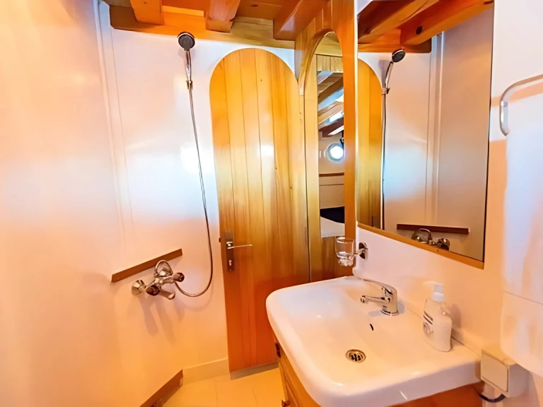 Wynajem Żaglowiec  z patentem 