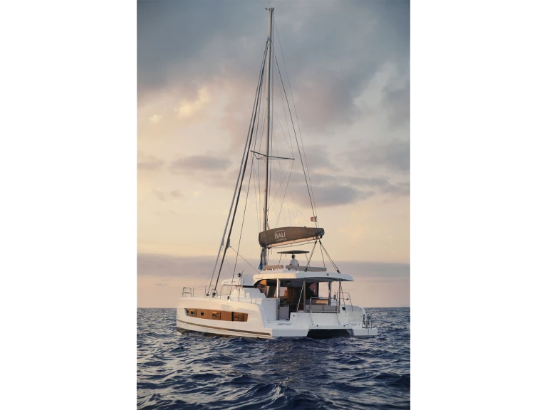 Bali 40 - CatSpace BALI 4.0 między profesjonalistami a osobami prywatnymi w Pointe-à-Pitre