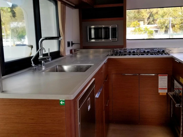 Wynajmij Katamaran z lub bez skippera Lagoon w Pointe-à-Pitre