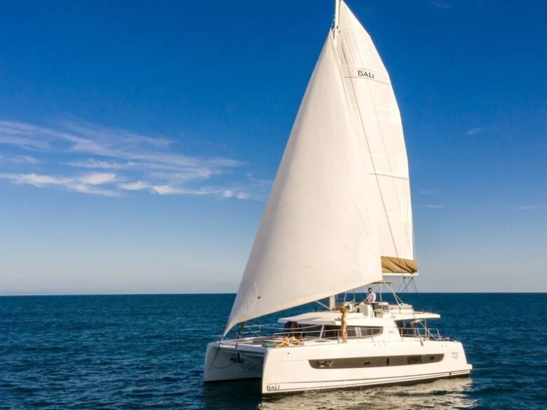 Wynajem łodzi Raiatea Island tanio Bali 4.6