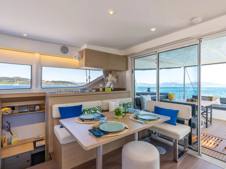 Katamaran do wynajmu w Nea Peramos w najlepszej cenie