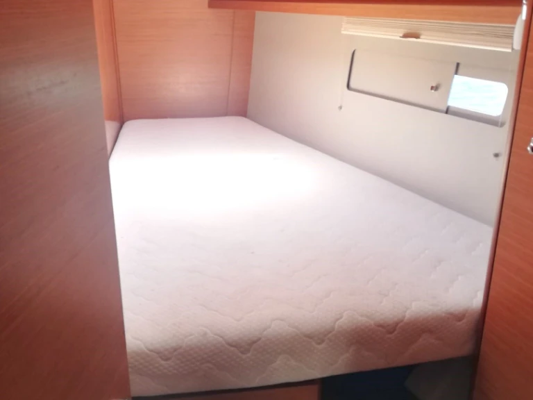 Wynajem Żaglowiec Dufour z patentem 