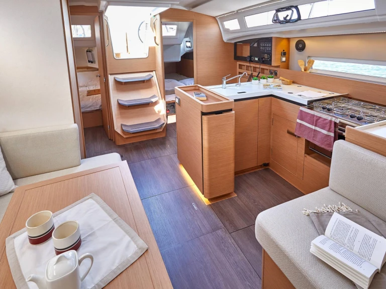 Wynajmij Jeanneau Sun Odyssey 410 w Bormes-les-Mimosas