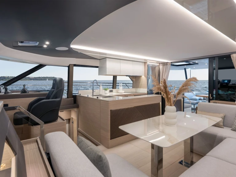 Wynajem Motorówka Prestige z patentem 