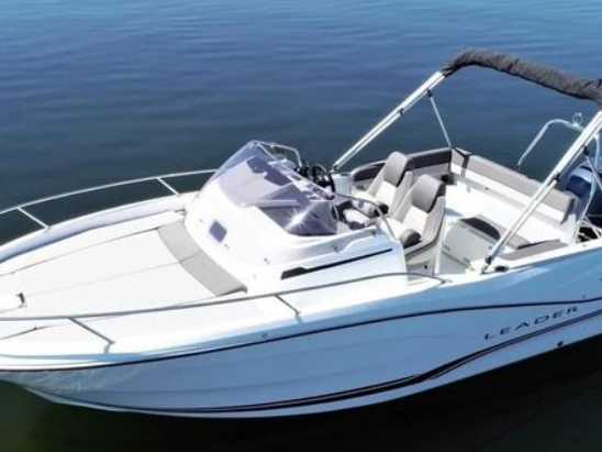 Motorówka do wynajmu w Porto di Amalfi Marina Coppola w najlepszej cenie