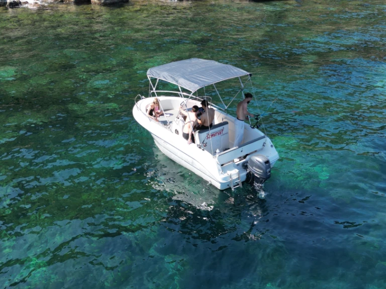 Motorówka do wynajmu w Mandelieu-la-Napoule w najlepszej cenie