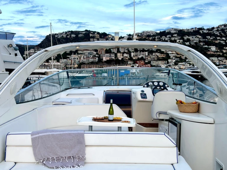 Wynajem Motorówka Bavaria z patentem 