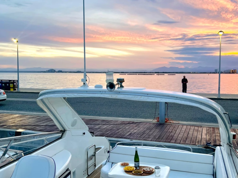 Motorówka do wynajmu w Roses w najlepszej cenie