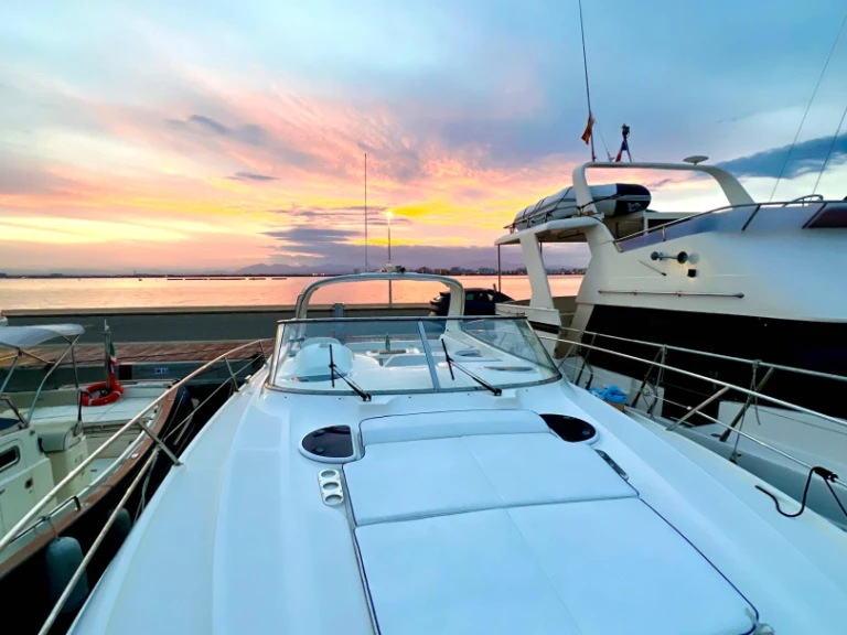 Bavaria Bavaria 37 Sport między profesjonalistami a osobami prywatnymi w Roses