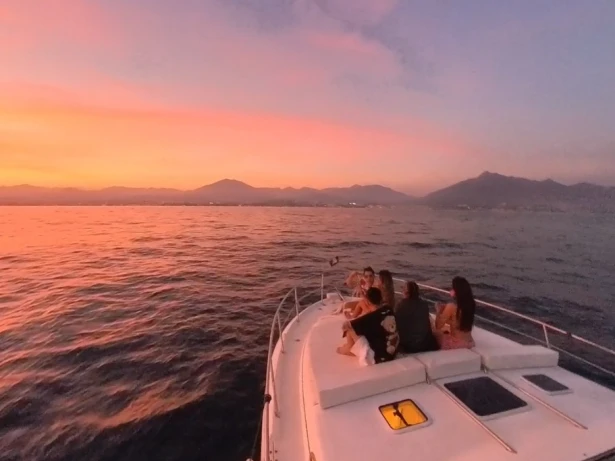 Wynajmij Sea Ray Sea Ray 370 Sundancer w Marbella