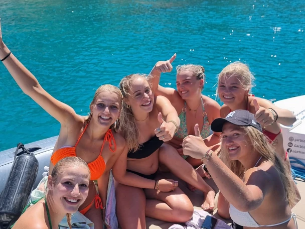 Salpa Soleil 24.5 między profesjonalistami a osobami prywatnymi w Trogir