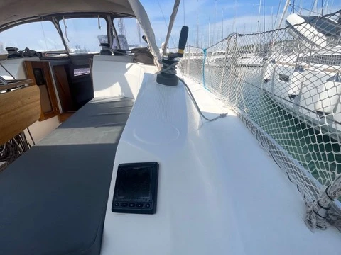 Bavaria Cruiser 33 między profesjonalistami a osobami prywatnymi w Sukosan