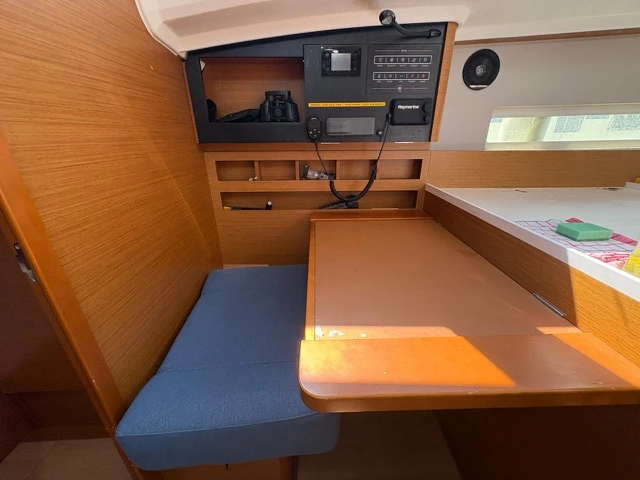 Wynajem Żaglowiec w Sukosan - Jeanneau Sun Odyssey 410