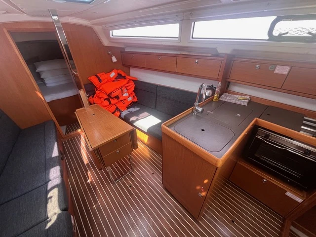 Wynajmij Bavaria Cruiser 33 w Sukosan