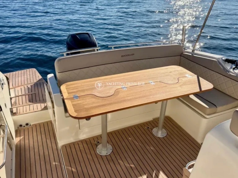 Wynajmij Quicksilver Activ 875 Sundeck w Marsylia