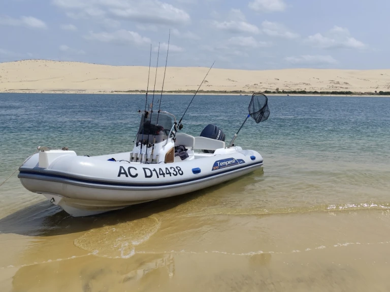 Wynajem Łódż półsztywna w Arcachon - Capelli Tempest 570