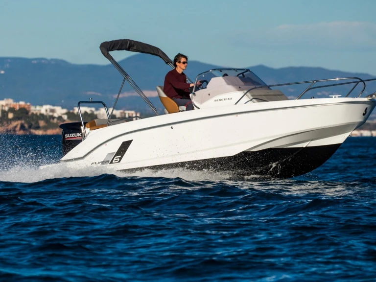 Motorówka do wynajmu w Port Olímpic of Barcelona w najlepszej cenie