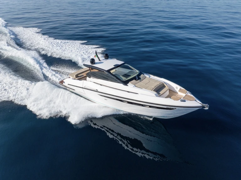 Wynajmij Motorówka z lub bez skippera Ryo w Neapol