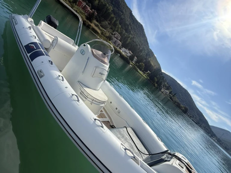 Wynajem łodzi Bwa  Flyer w Anávyssos na SamBoat 