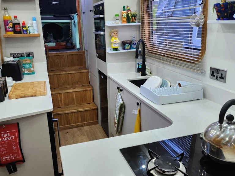 Custom Made Russells między profesjonalistami a osobami prywatnymi w Adlington