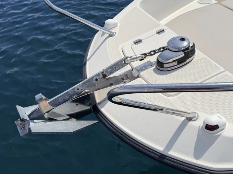 Wynajem Motorówka Quicksilver z patentem 