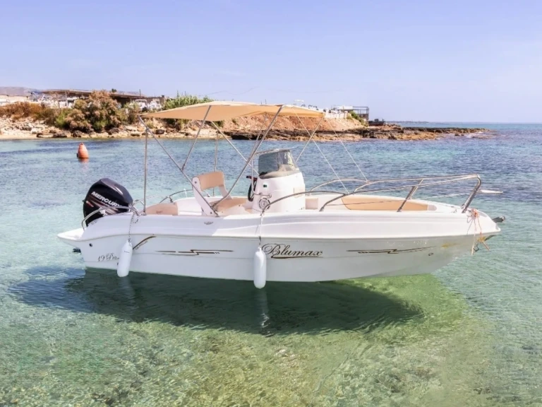 Blu max Blu max 19 między profesjonalistami a osobami prywatnymi w Castellammare del Golfo