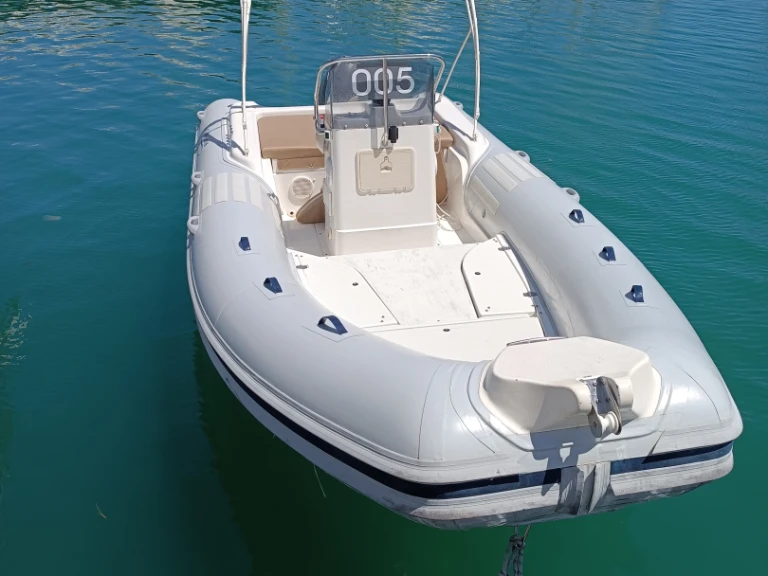 Nautica Led Nautica Led 590 między profesjonalistami a osobami prywatnymi w Castellammare del Golfo