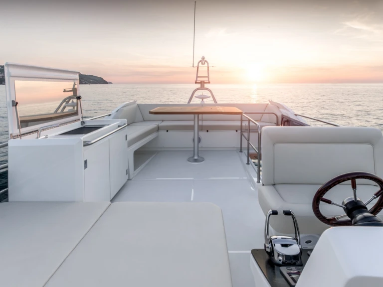 Wynajem łodzi Saint-Raphael tanio Greenline 45 Fly