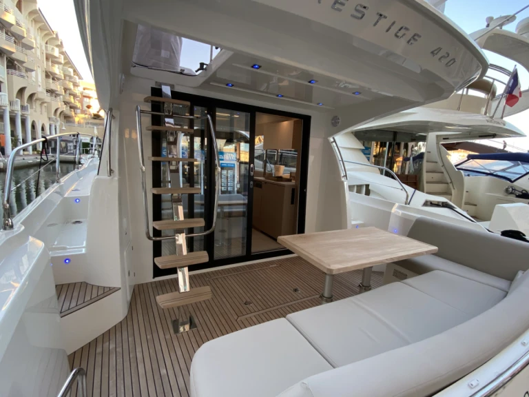 Wynajem łodzi Saint-Raphael tanio 420 FLY