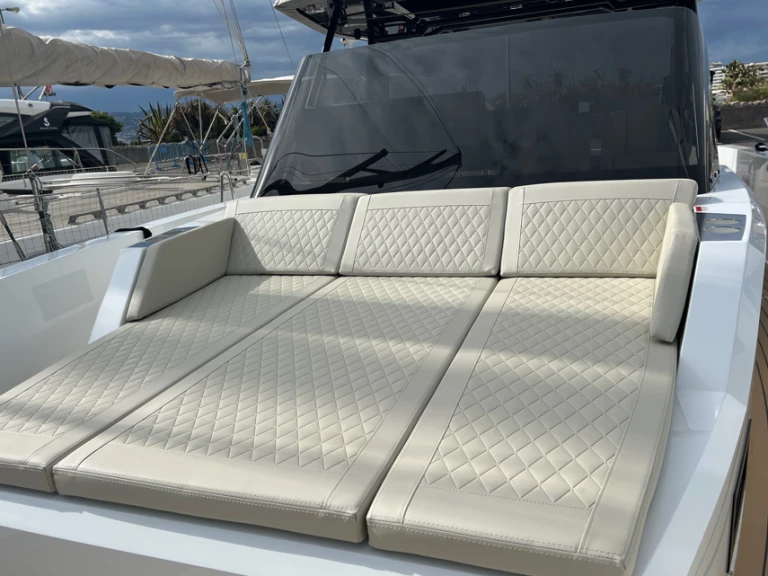 Wynajmij Luksusowy jacht z lub bez skippera De Antonio w Antibes