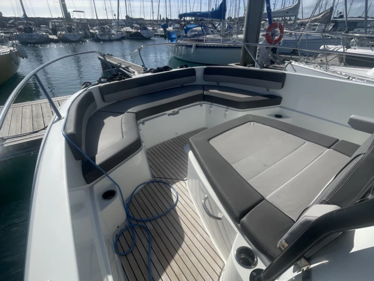 Wynajmij Motorówka z lub bez skippera Jeanneau w Saint-Quay-Portrieux