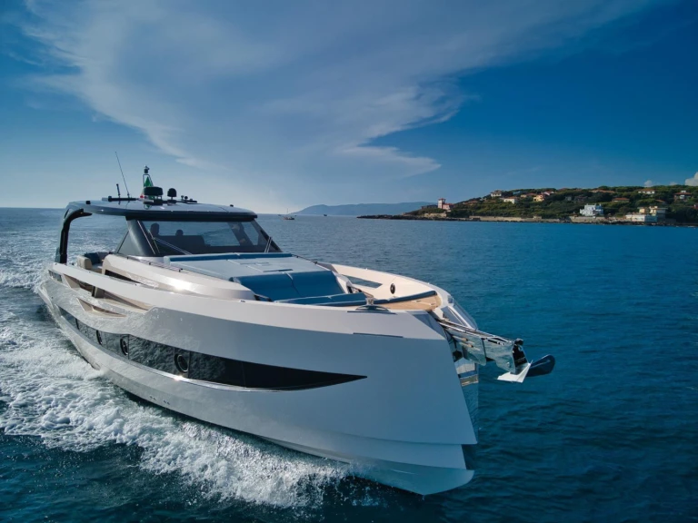 Wynajem Motorówka Cayman Yachts z patentem 