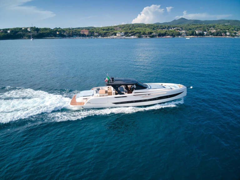 Wynajem w Neapol- Cayman Yachts 540 WA na SamBoat