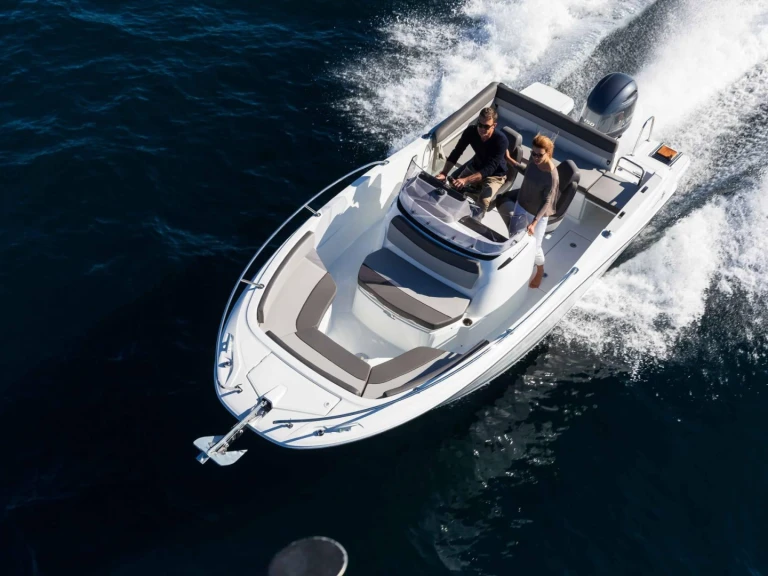 Wynajem łodzi Positano tanio Cap Camarat 6.5 CC Serie 3