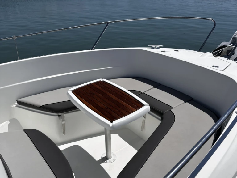 Wynajem łodzi Jeanneau Cap Camarat 7.5 CC Serie 2 w Saint-Gilles-Croix-de-Vie na SamBoat 