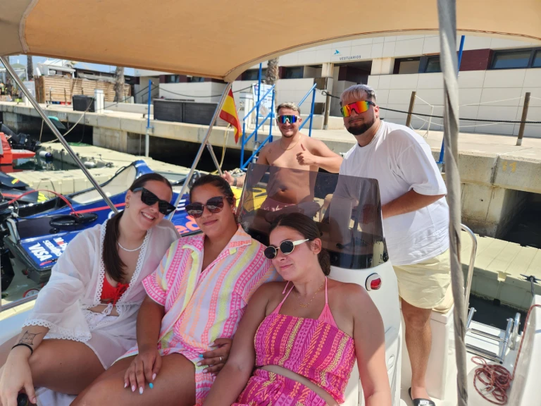 Selva Open Elegance 5.7 między profesjonalistami a osobami prywatnymi w Torrevieja