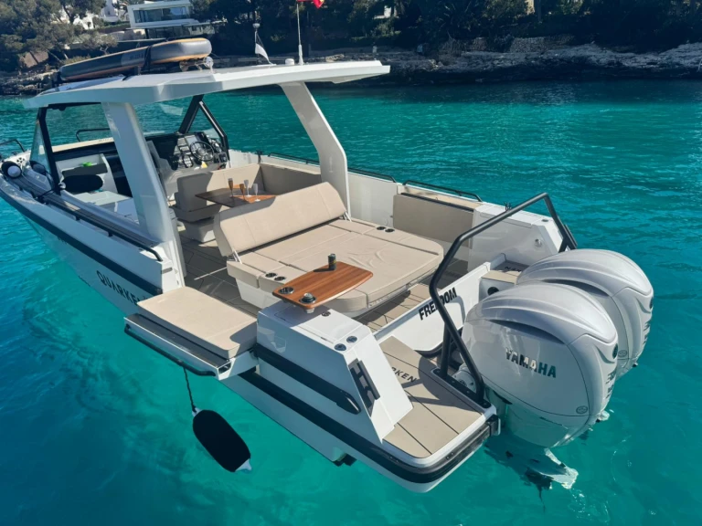 Wynajem Motorówka Quarken z patentem 