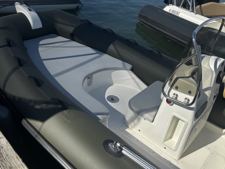 Wynajem łodzi Porto-Vecchio tanio 500 moteur 2 temps