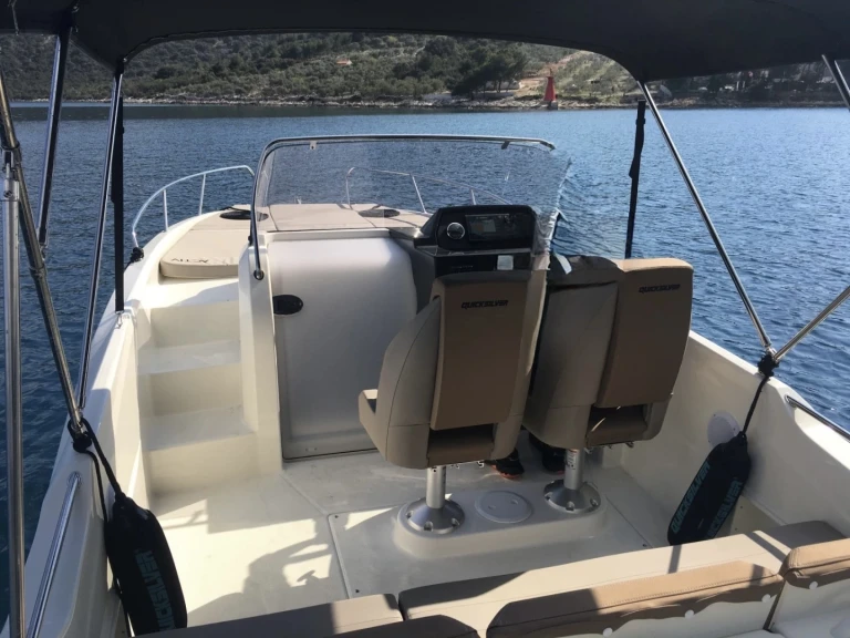 Wynajem łodzi Quicksilver Activ 675 Sundeck w Marsylia na SamBoat 