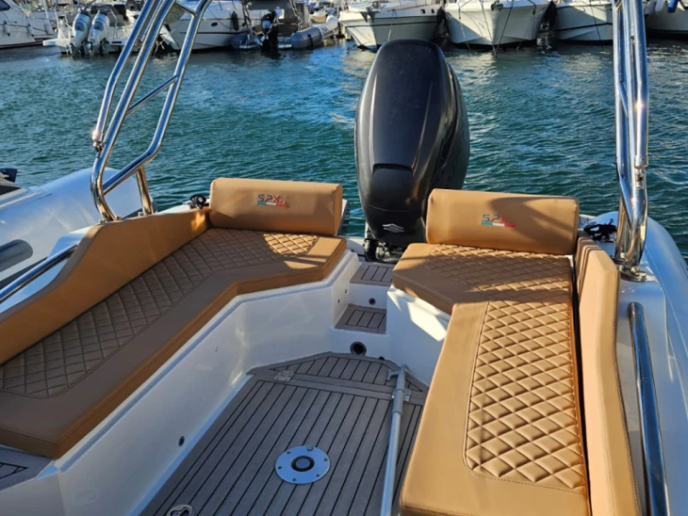 Wynajem łodzi SPX RIB 24 DINETTE w Saint-Raphael na SamBoat 
