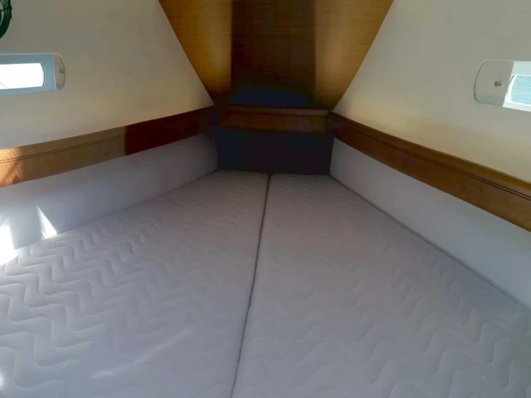 Wynajmij Żaglowiec z lub bez skippera Jeanneau w Agropoli